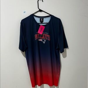 New England Patriots Dry Fit - Mens L NFL Blue and Red Gradient Short Sleeve Tee